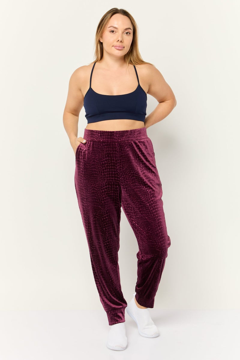 Cable & Gauge Women Textured Velvet Fleece Jogger Pants, Maroon - Image 3