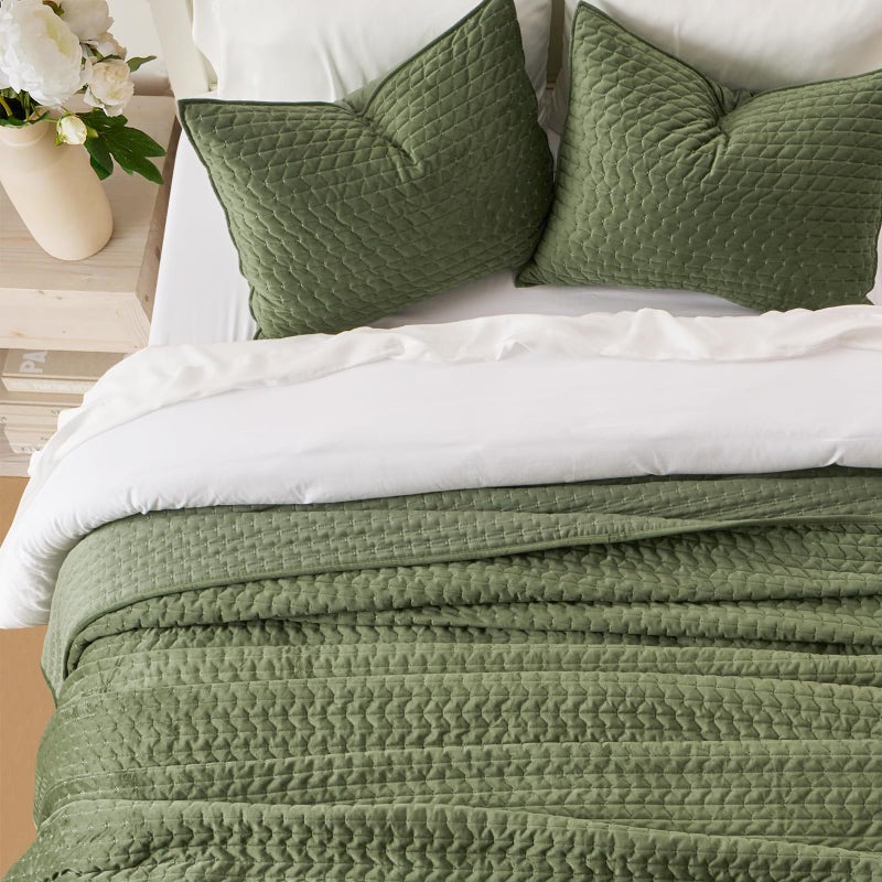 EVERGRACEHOME EVERGRACE Luxury Velvet Quilt Set King Size 3 Piece, Soft Cross-Stitch Velvet Comforter Set with Pillow Shams, Lightweight Coverlet Bedspread Bedding Set for All Seasons, Loden Green - Image 2