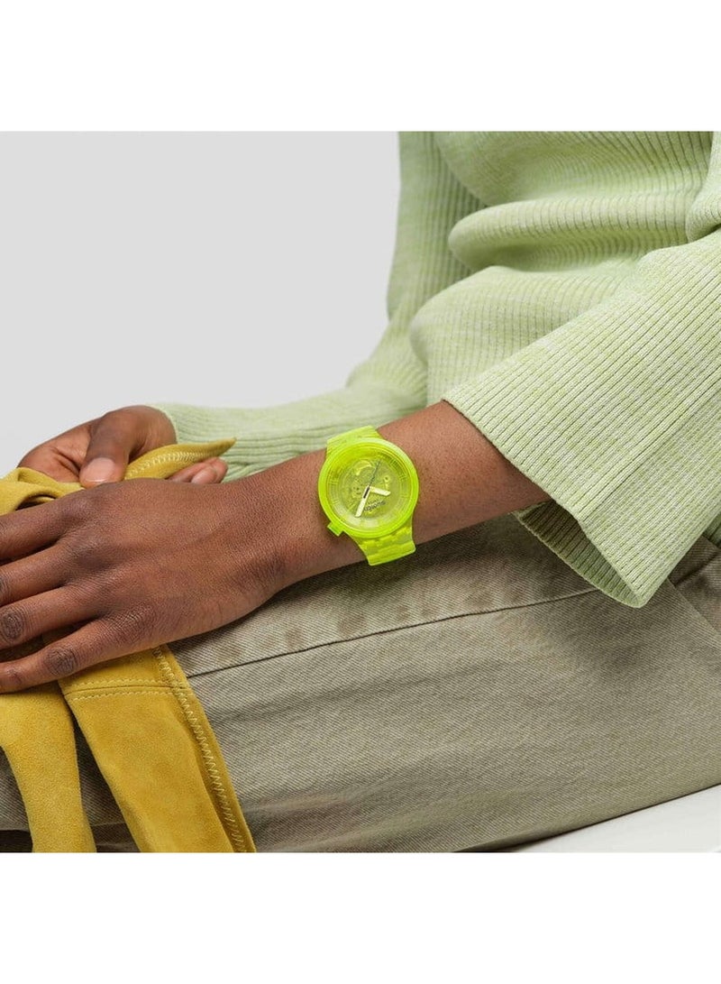 Swatch ساعة كوارتز تناظرية للجنسين صفراء جوي - Image 3