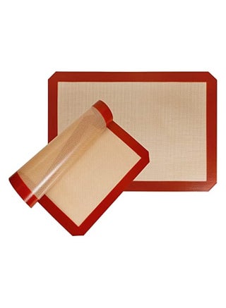 Silicone Baking Mats, Reusable Non Stick Food Safe Sheet Mat Perfect Bakeware for Making Cookies, Macarons, Bread, Meats, Vegetables and Pastry (60 X 40CM) - pzsku/Z8F28EDF6E96F86B146D6Z/45/_/1735371182/85170cb8-c2fd-40e5-a330-af1739d3009a