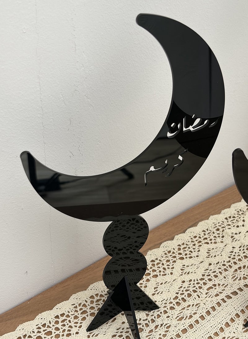 لوحة مجموعة من قطعتين ستاند ديكور من الأكريليك على شكل هلال مزخرف بعبارة رمضان كريم - Image 5