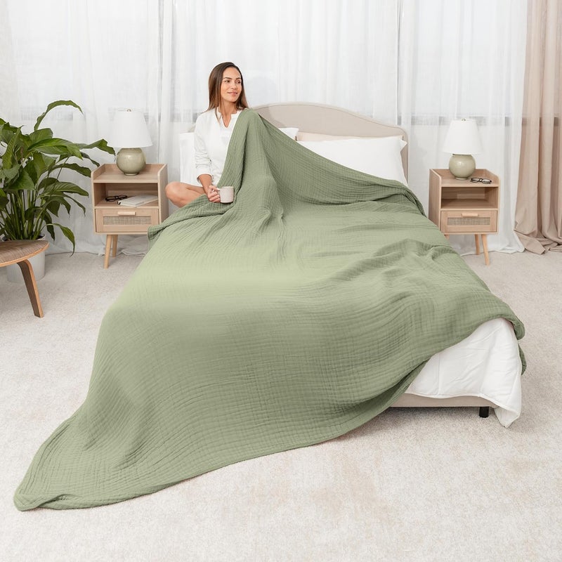 كومفي كلوبس بط��نية قطنية مريحة من للبالغين، حجم كبير جدًا (مقاس توين) 90” × 90”， تتميز بست طبقات من القطن الناعم والمريح، خفيفة الوزن، قابلة للغسيل في الغسالة، مصممة في الولايات المتحدة لجميع المواسم (لون وردي فاتح). - Image 2
