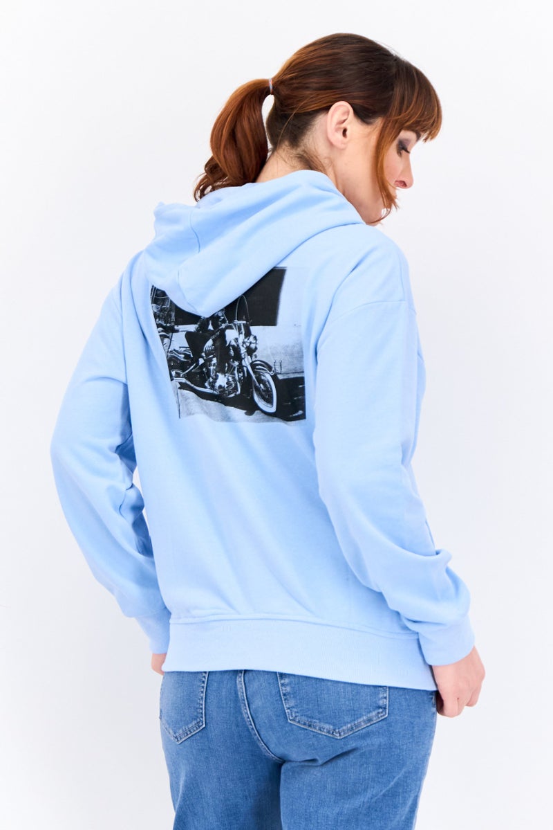 ELVIS سويت شيرت بقلنسوة للنساء بشعار العلامة التجارية بأكمام طويلة، أزرق غامق - Image 3