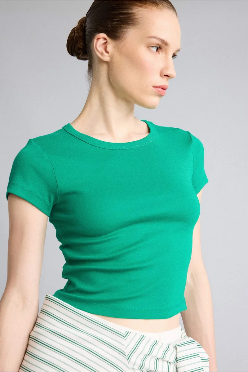 ديفاكتو Slim Fit Crew Neck Ribana Short Sleeve T-Shirt