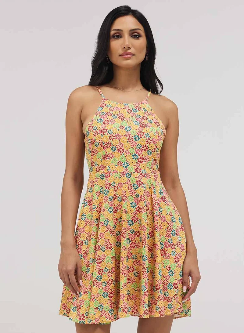 زجزاج فستان بنقوش بياقة هالتر