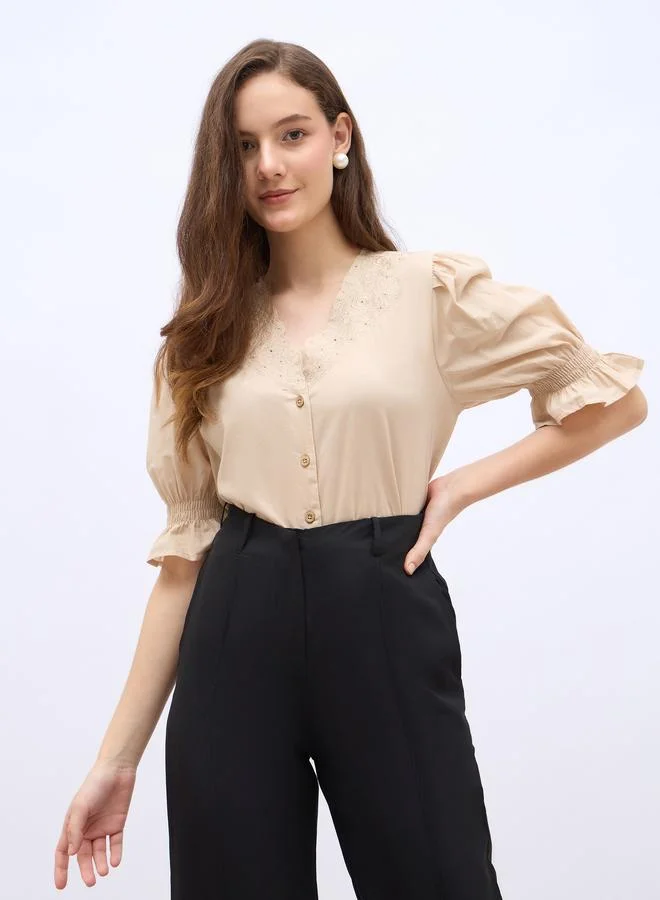 ستايلي قميص ستيلي مطرز بقصة عادية بأزرار