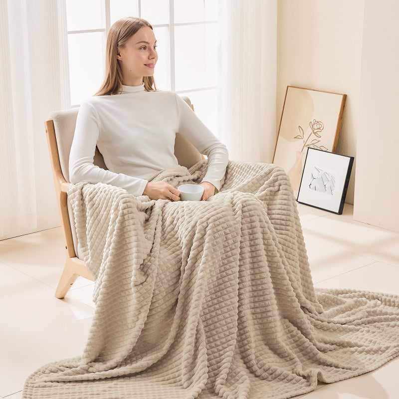 يمي Emme Soft Fleece Beige Beige Throw flannel الأريكة الفاخرة لأريكة السرير كرسي أفخم دافئ ودافئ مع تصميم الشبكة الهندسية (Beige 50 'x 60') - Image 3