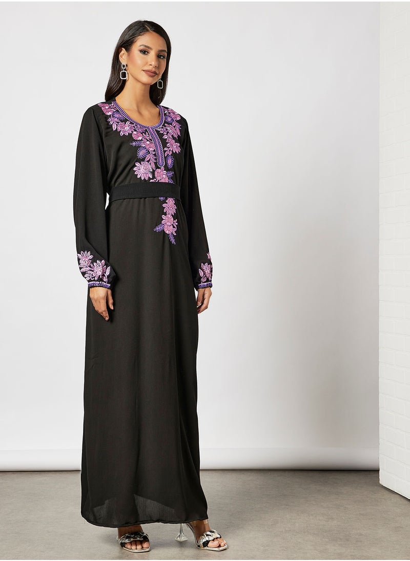 Hayat - Jalabiya With Floral Embroidery In Garterised Sleeves With Belt - Image 1