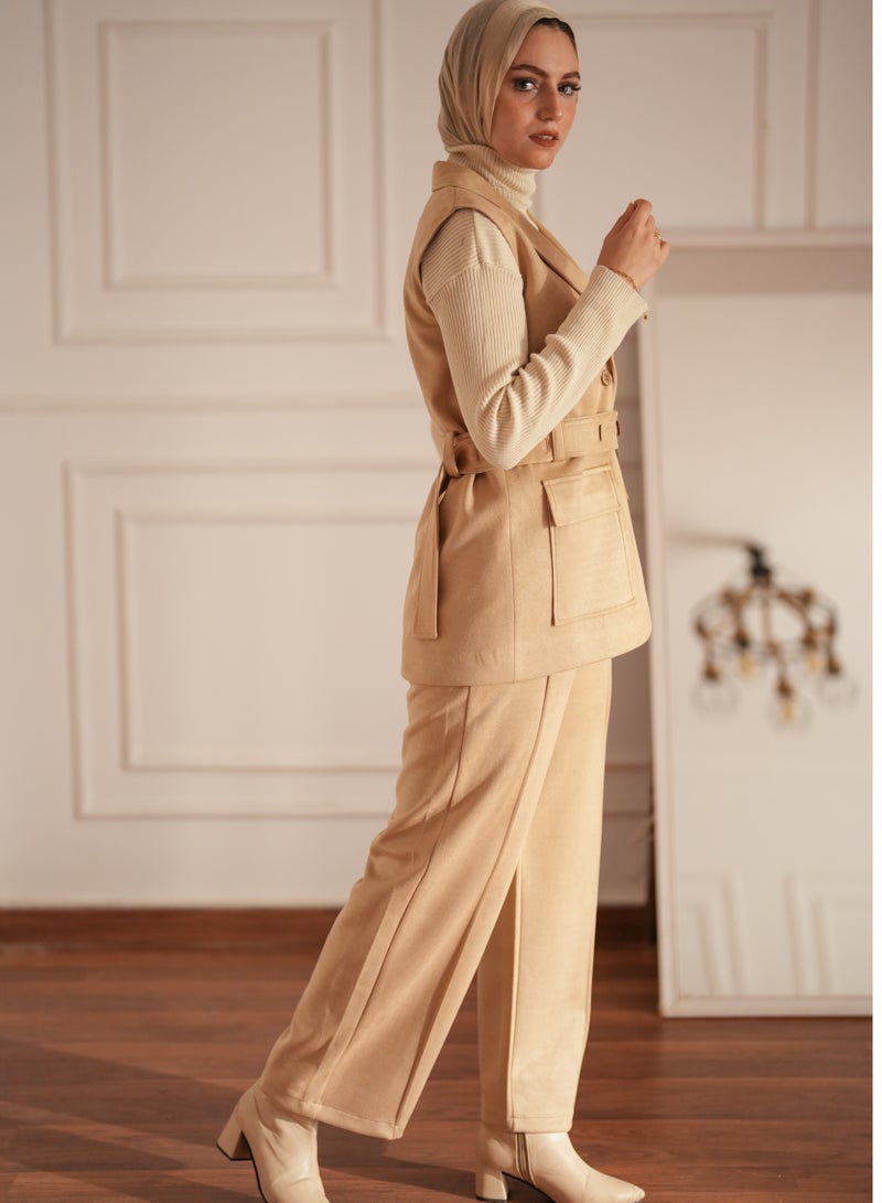 Beige winter suit consisting of a vest, pants and belt, size large (60 to 70 kg) - Image 4