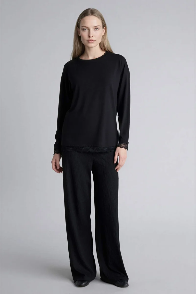 ديفاكتو Relax Fit Crew Neck Long Sleeve T-Shirt