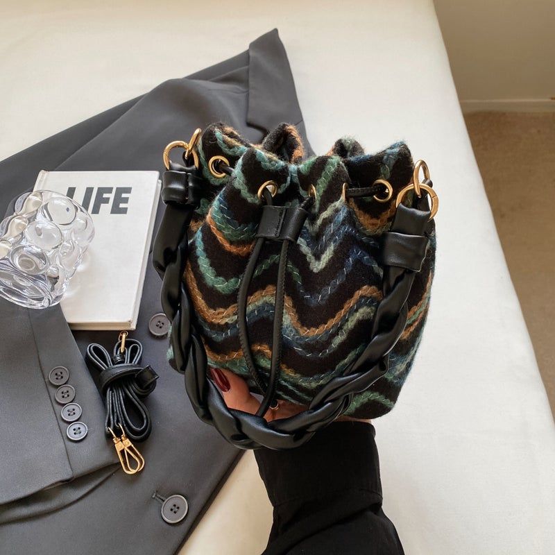 Unique Color-Block Bucket Bag For Women, 2025 Spring Fashion Versatile Crossbody Bucket Bag, Model - Image 1