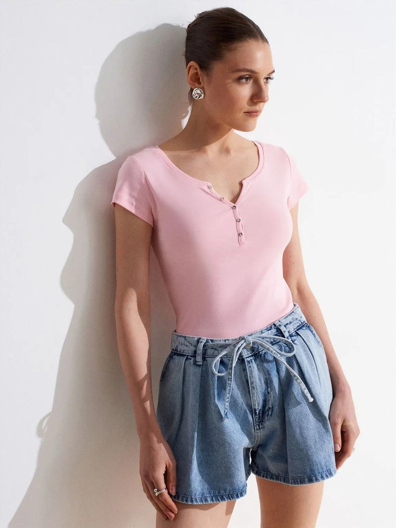 DILVIN Women's Slim Fit Cotton U-Neck T-Shirt - Image 4