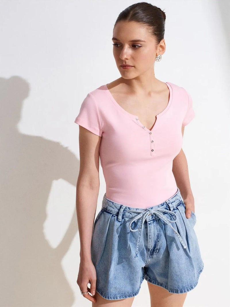DILVIN Women's Slim Fit Cotton U-Neck T-Shirt - Image 3
