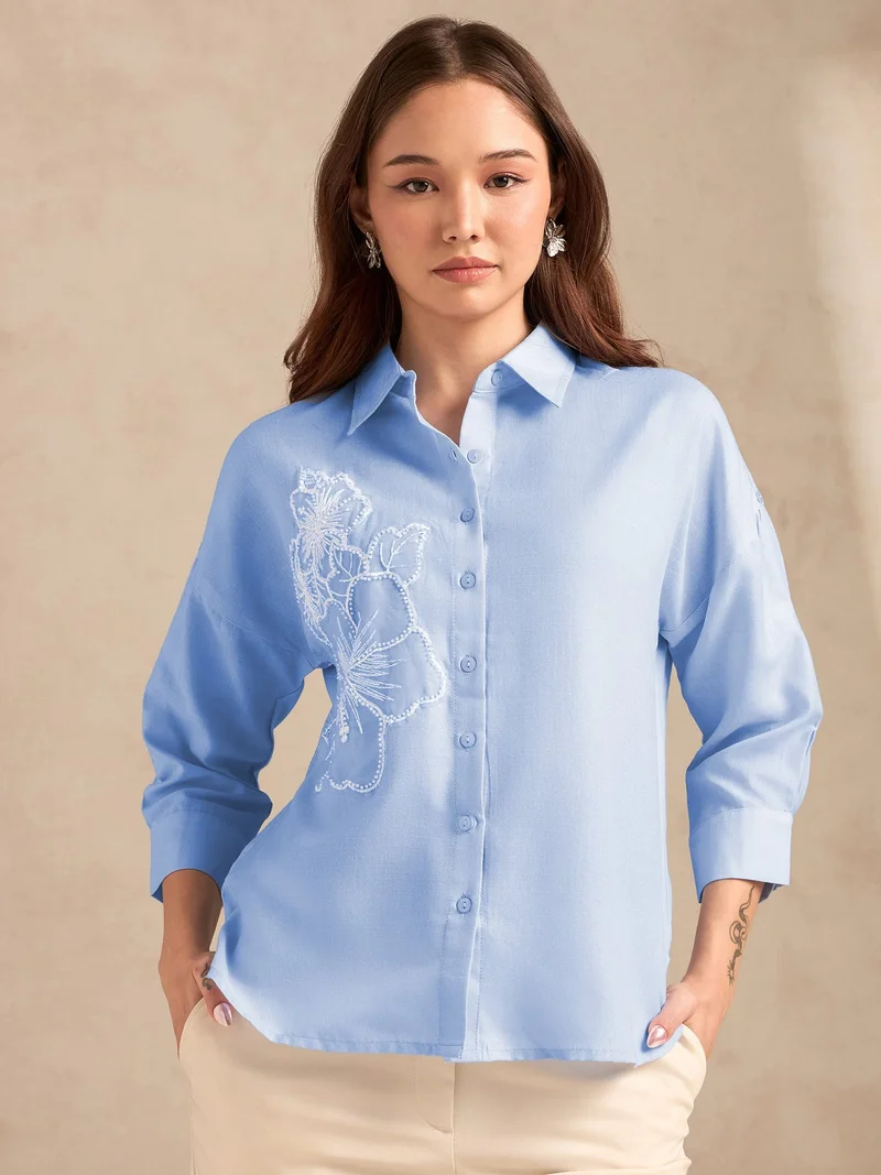 أوجيدر قميص مطرز بزهر أزرق