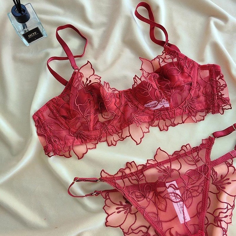 Ultra-thin Women's Lacy Embroidered Tempting Plunge-Proof Non-Slip Seamless Bra Set - Image 3