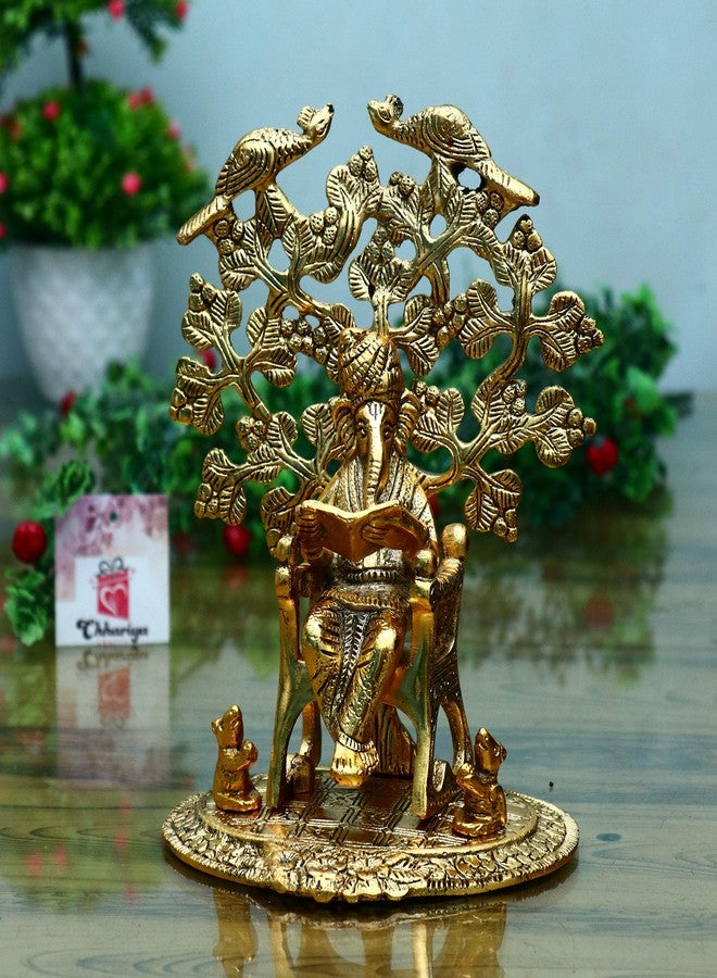CHHARIYA CRAFTS تمثال غانيش المعدني من تشاريا كرافتس وهو يقرأ رامايانا، غانيش غانباتي جالس على كرسي، مناسب لتزيين المنزل في المهرجانات، غرفة الصلاة، المعبد، هدية للعائلة والأصدقاء، أو كهدية لبيت جديد (الحجم: 22 سم، طلاء ذهبي). - Image 1