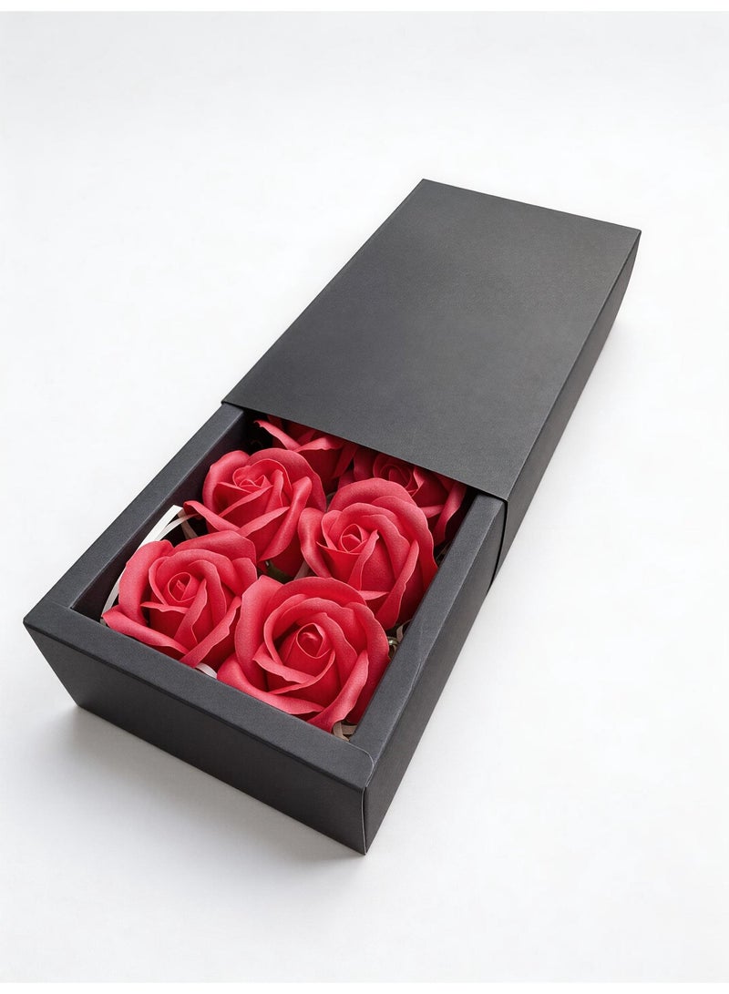 مجموعة من علب الصابون المزينة بالزهور المحفوظة، تحتوي على 8 ورود حمراء | زينة فاخرة لا تذبل أبدًا، هدية رومانسية للذكرى السنوية، أو هدية مميزة في الأعياد لشخص عزيز، أو أم، أو صديق، أو أحد أفراد العائلة. (أحمر) - Image 3