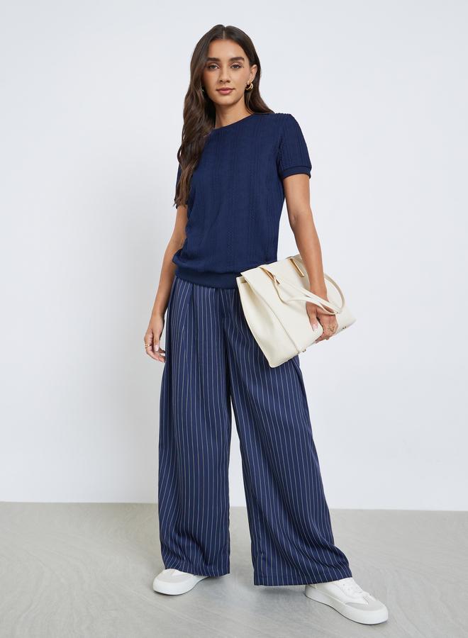 ستايلي تيشيرت محبوك بتفاصيل بارزة الملمس - Image 2