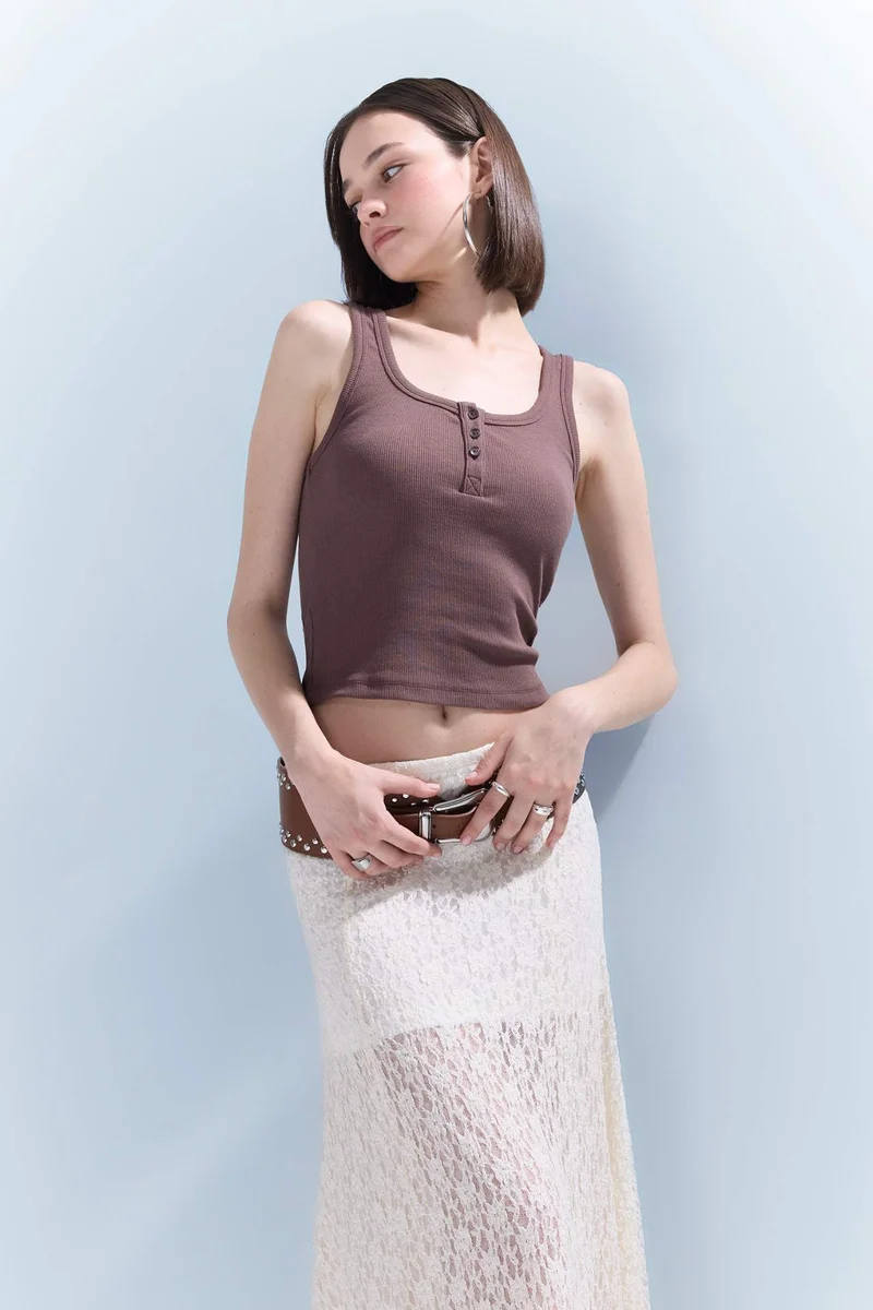 ديفاكتو Slim Fit Camisole Button Neck Tank Top