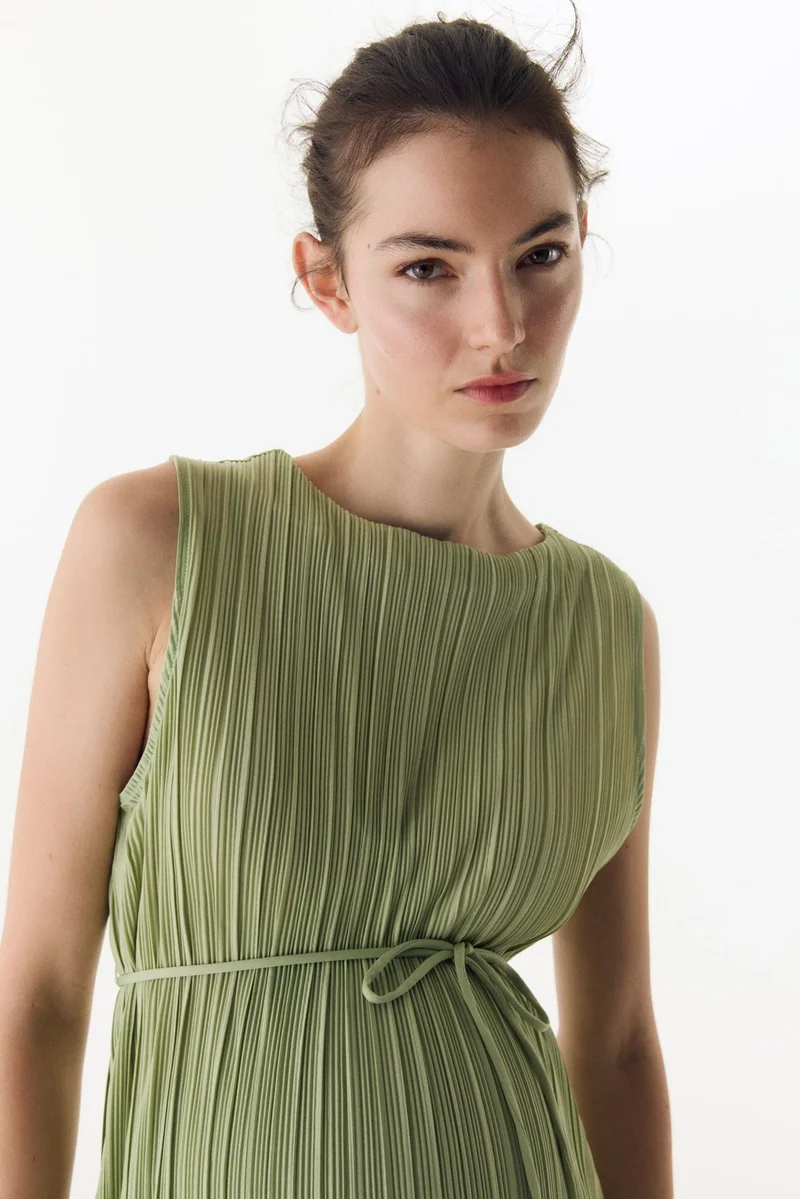 H&M MAMA Plissé dress