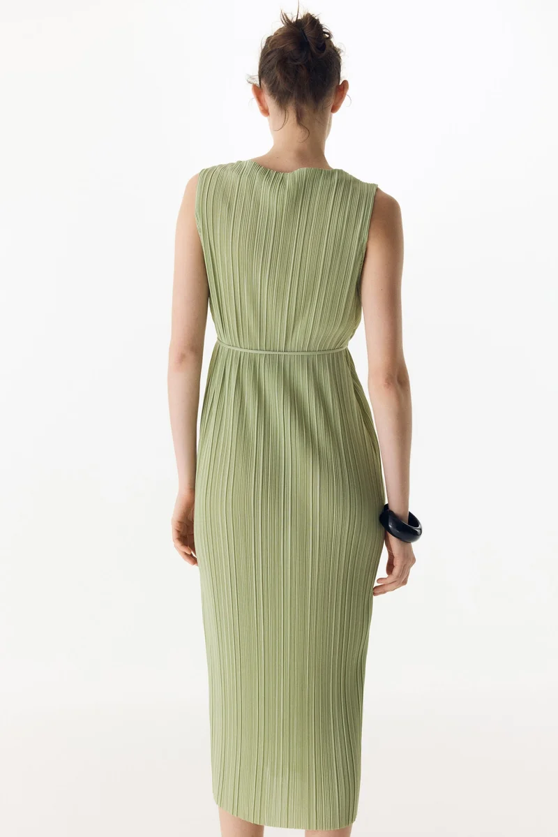 H&M MAMA Plissé dress