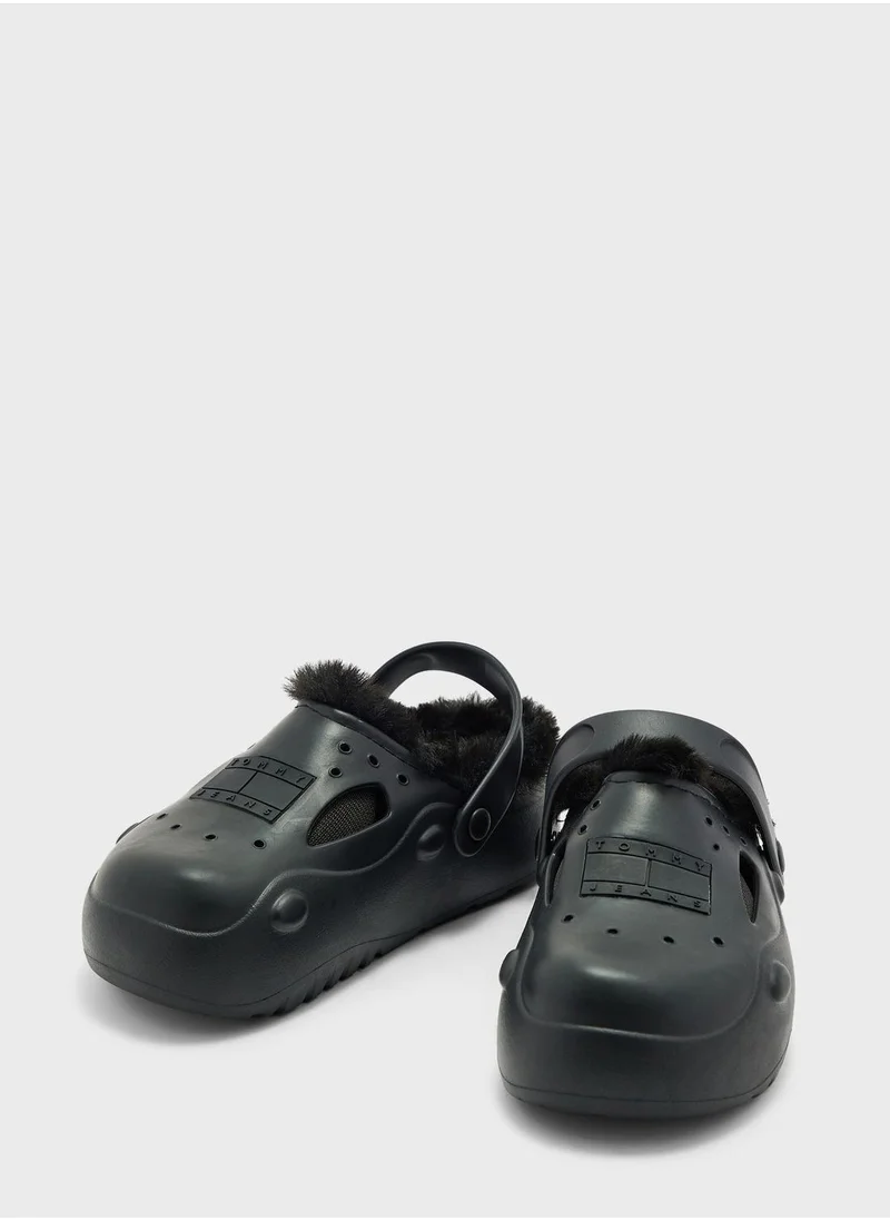 تومي هيلفيغر أحذية Freedom Mule الدافئة لغرفة النوم
