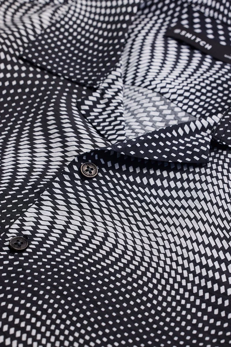 سنيتش قميص رمادي بقصة صندوقية مجردة