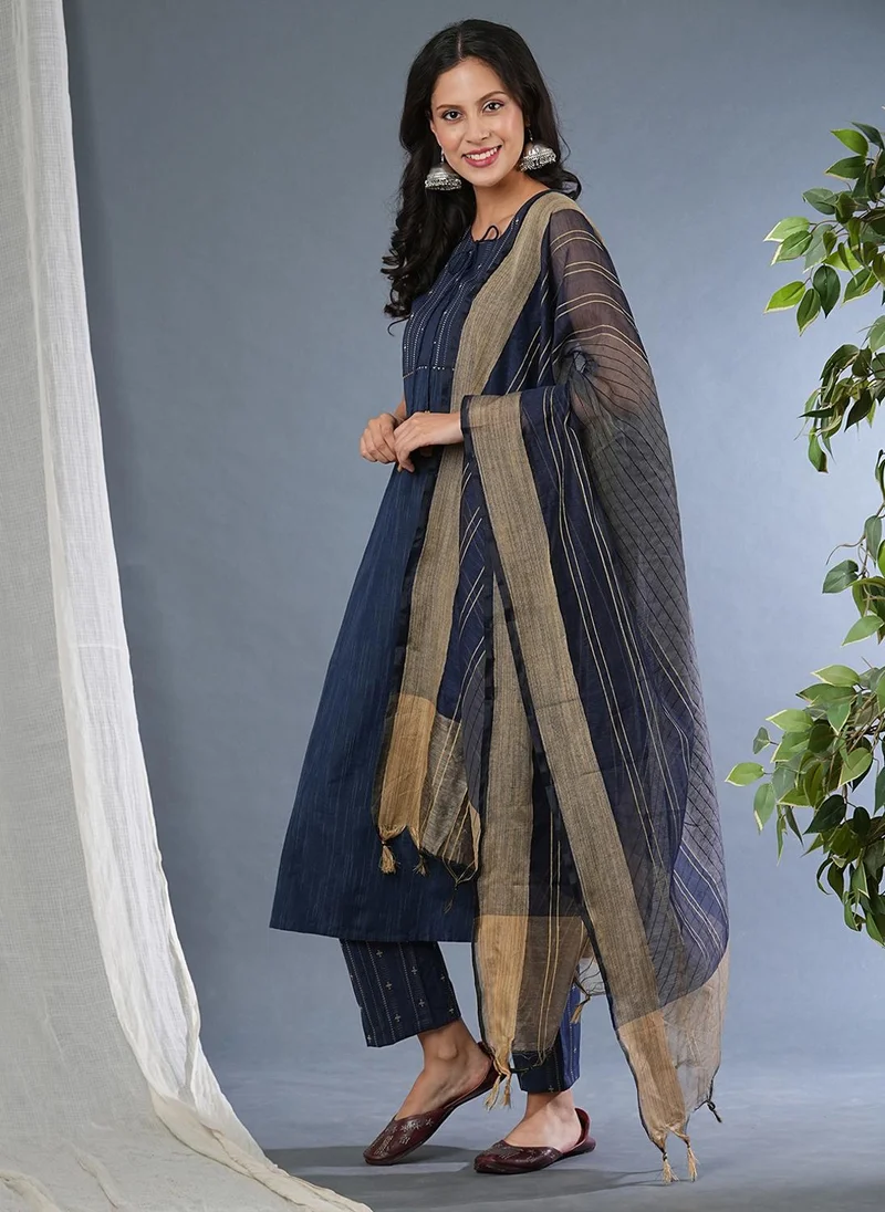 globus Globus Women Self Design Yoke Design Straight Kurta & Trousers With Dupatta