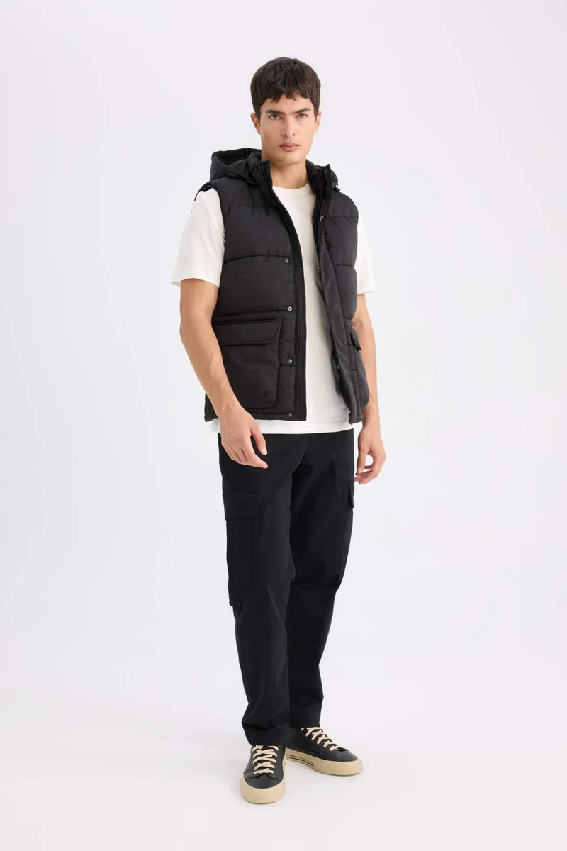 Defacto Regular Fit Hooded Zippered Pocket Puffer Vest