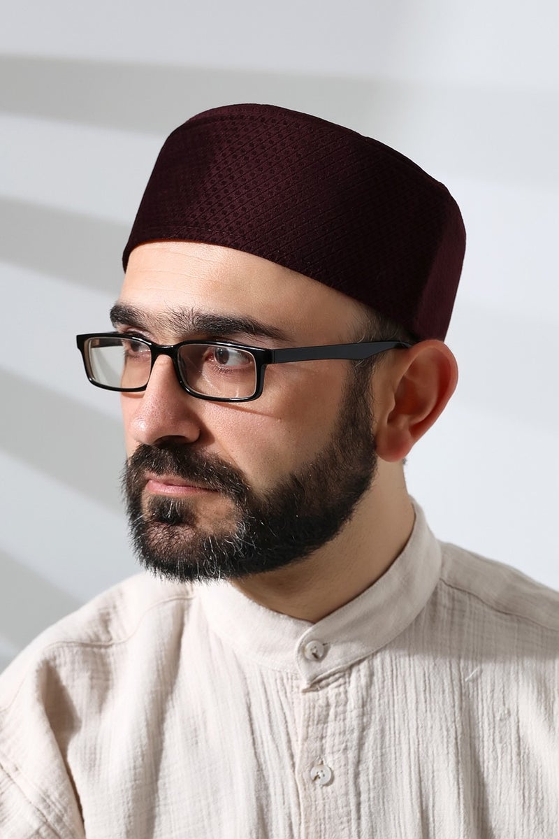 İhvan Ihvan Claret Red Honeycomb Checkered Velvet Molded Prayer Cap  - Image 1
