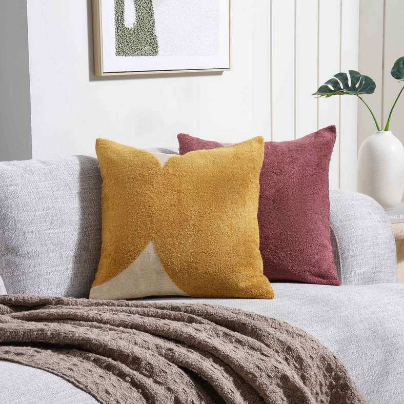 غطاء وسادة مطرز أفينيتي 50X50 سم - أوكر