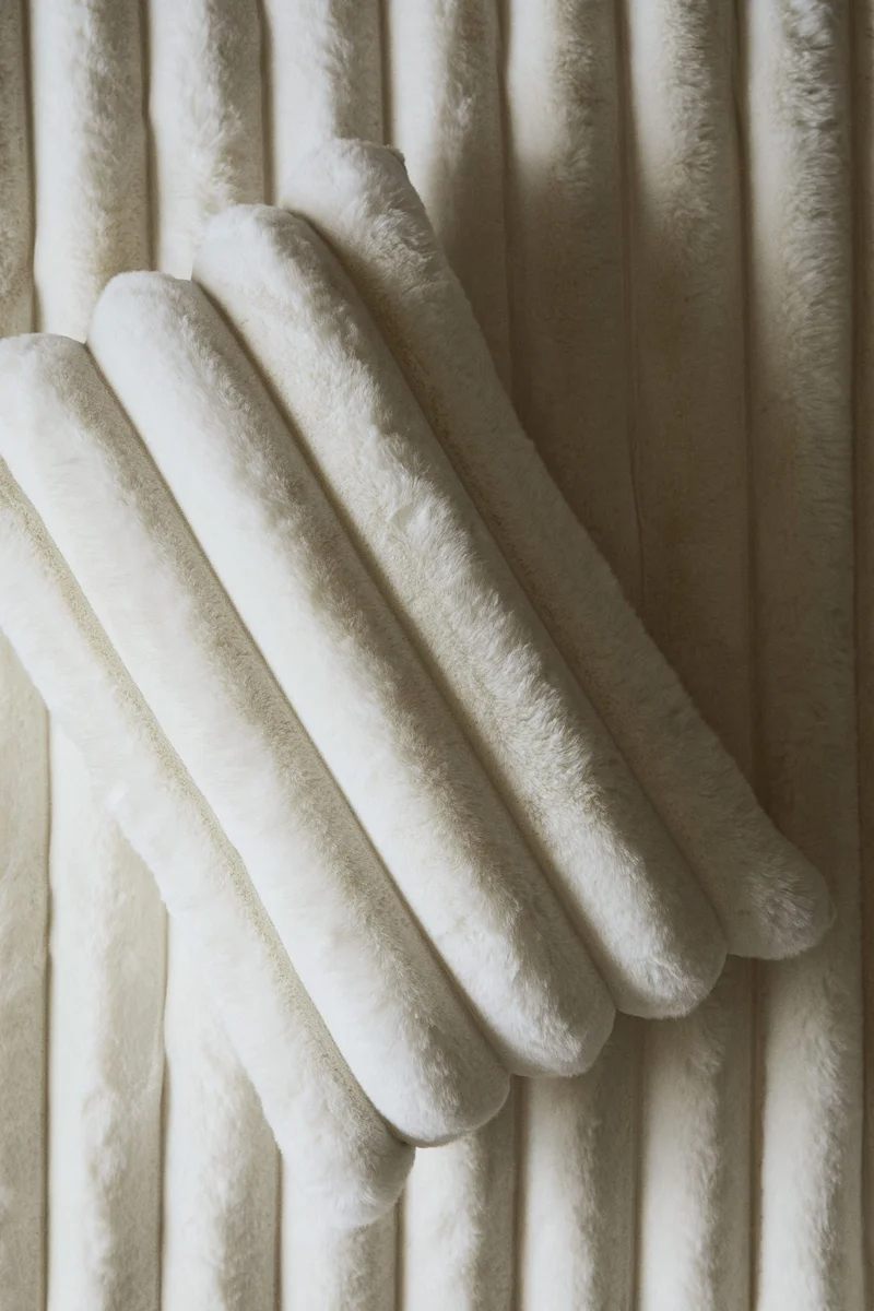 اتش اند ام غطاء وسادة ناعم