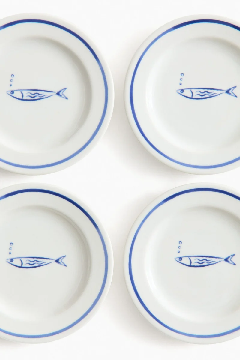 H&M 4-pack small porcelain plates
