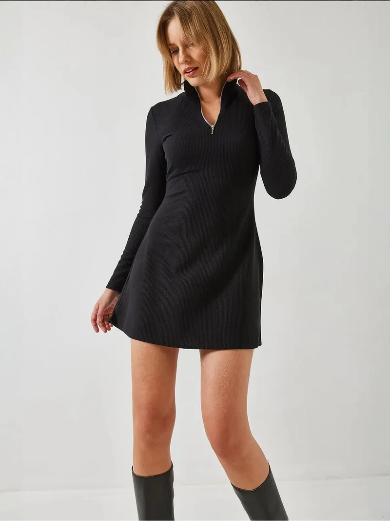 بيانكو لوتشي فستان قصير مضلع من لوكسي بياقة بسحاب