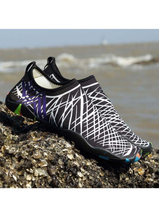 NIBEMINENT Pair Of Quick Dry Barefoot Water Shoes - Image 3