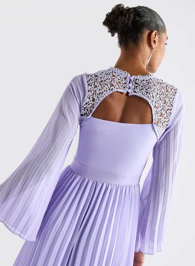 سبلاش فيڤ فستان بأكمام واسعة وتفاصيل دانتيل - Image 4