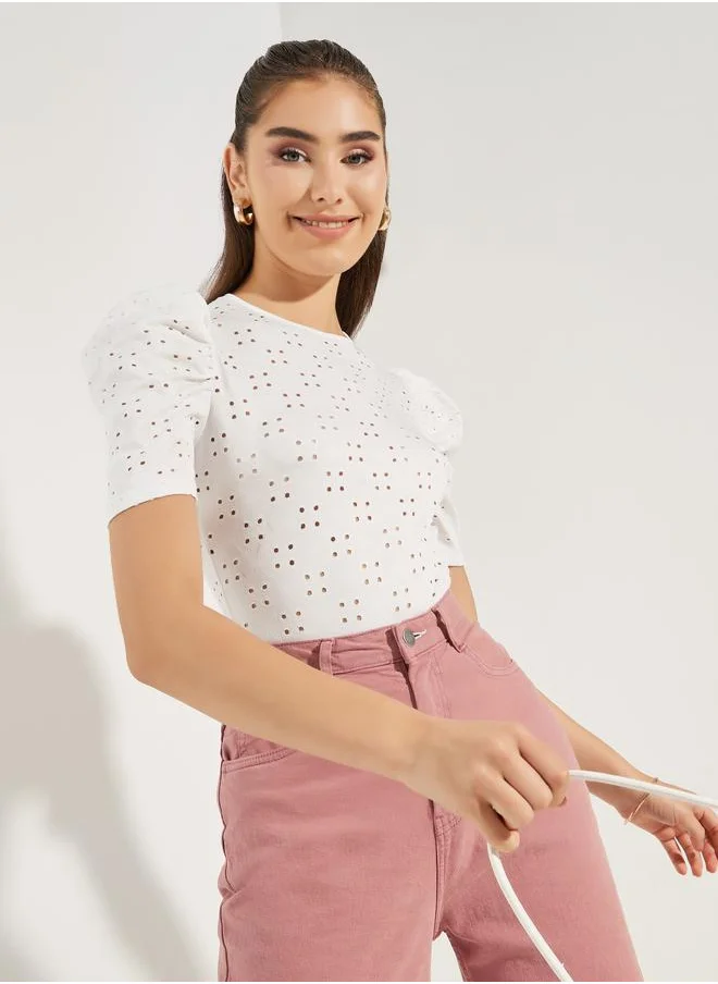 ستايلي Schiffli Bodysuit with Puff Sleeves