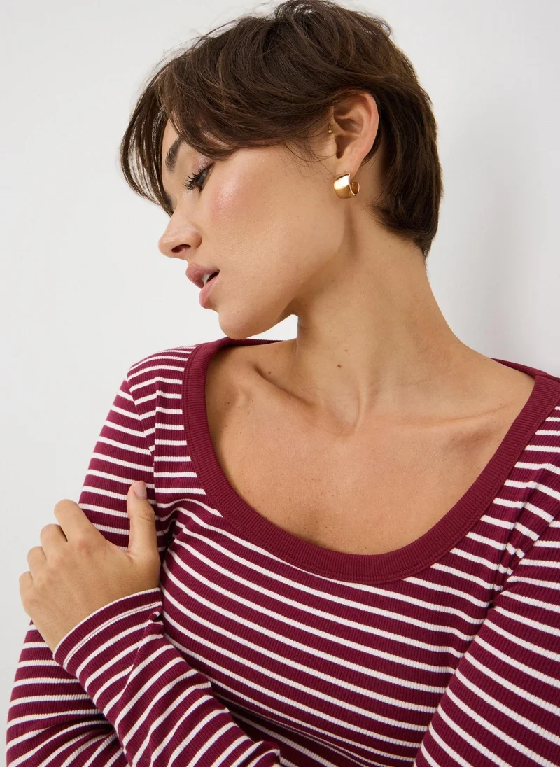 ماتلان Burgundy Stripe Scoop Top