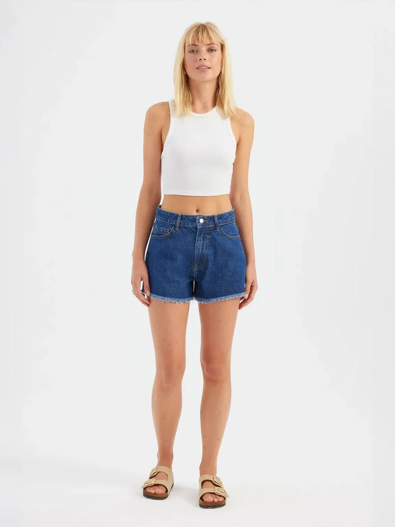 زوبعة شورت جينز عالي الخصر سادة