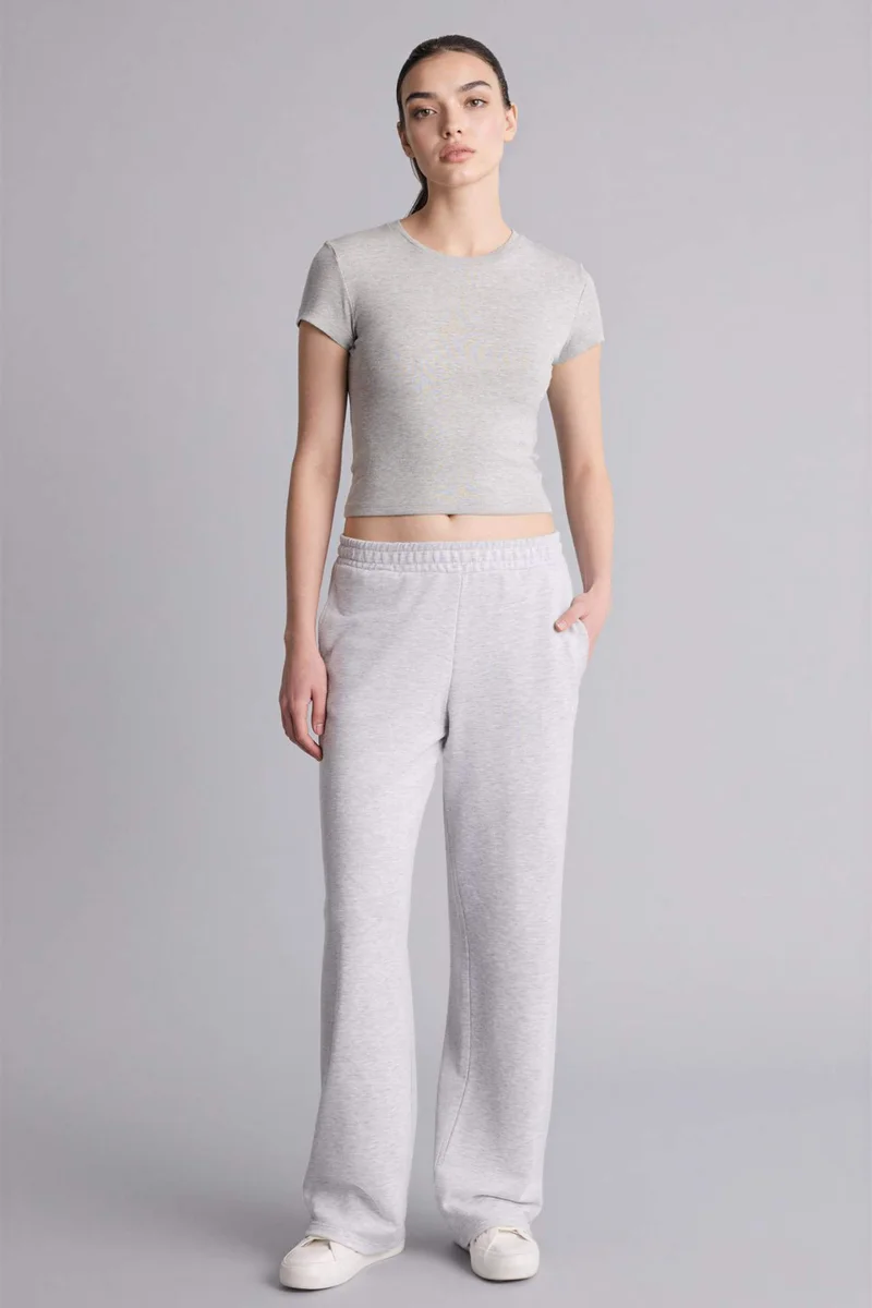 ديفاكتو Straight Fit Basic Trousers