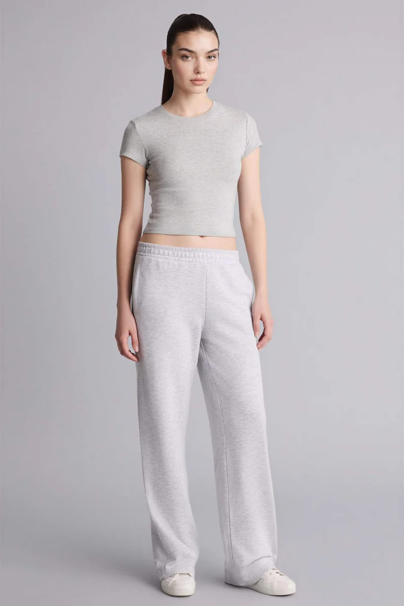 ديفاكتو Straight Fit Basic Trousers