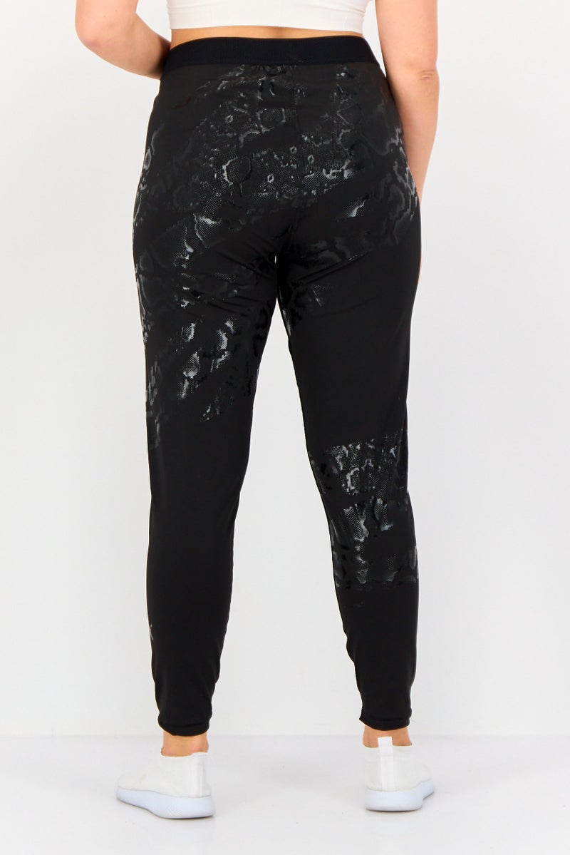 PUMA سراويل تدريب رياضية للنساء بشعار العلامة التجارية، سوداء - Image 3