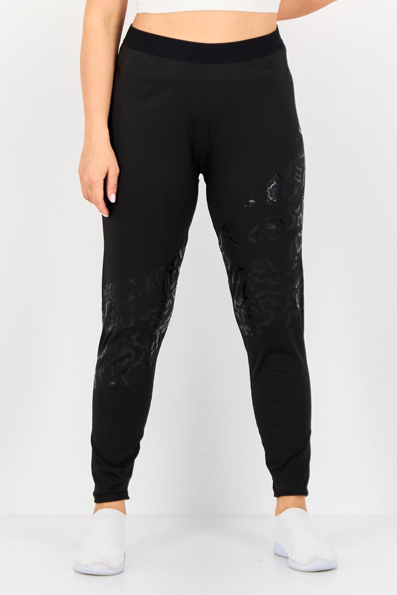 PUMA سراويل تدريب رياضية للنساء بشعار العلامة التجارية، سوداء - Image 1