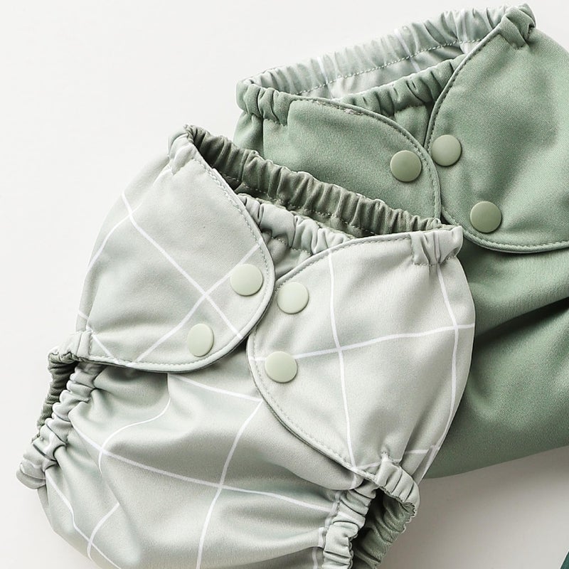 Esembly غطاء حفاضات قماش إيسمبلي - حفاضات سباحة قابلة لإعادة الاستخدام، مقاومة للماء، قابلة للتنفس - طبقة خارجية قابلة للتعديل فوق طبقة داخلية ماصة لحماية من الانفجارات - تصميم شبكي، الحجم 2 (18-35 رطل) - Image 3