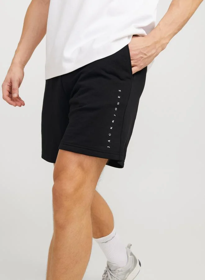 JACK & JONES Jack & Jones Solid Mid Rise Regular Fit Shorts