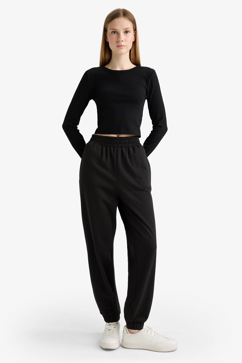 ديفاكتو طقم قصة عادية من قطعتين - Image 1