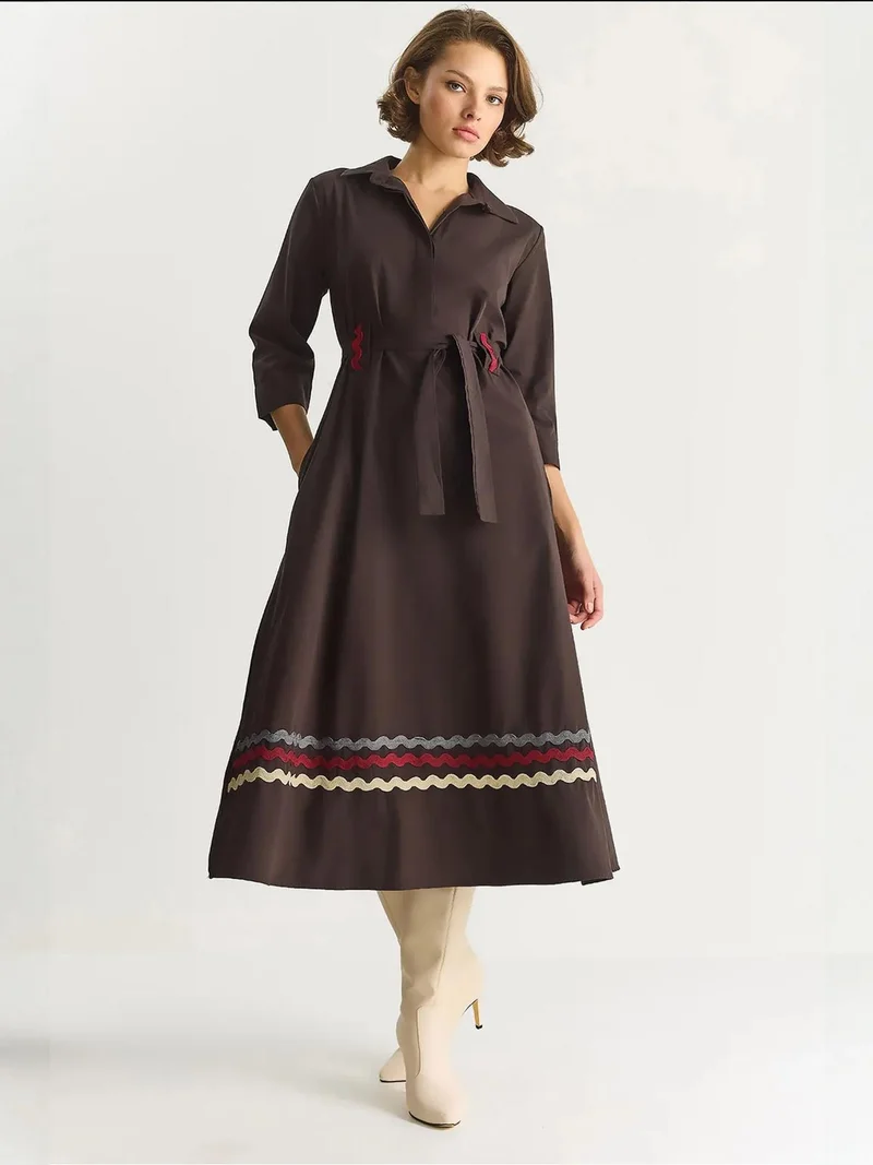 بيانكو لوتشي فستان ميدي مطرز من لوتشي