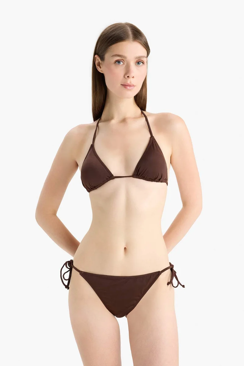 ديفاكتو Fall in Love Regular Fit Triangle Bikini Top