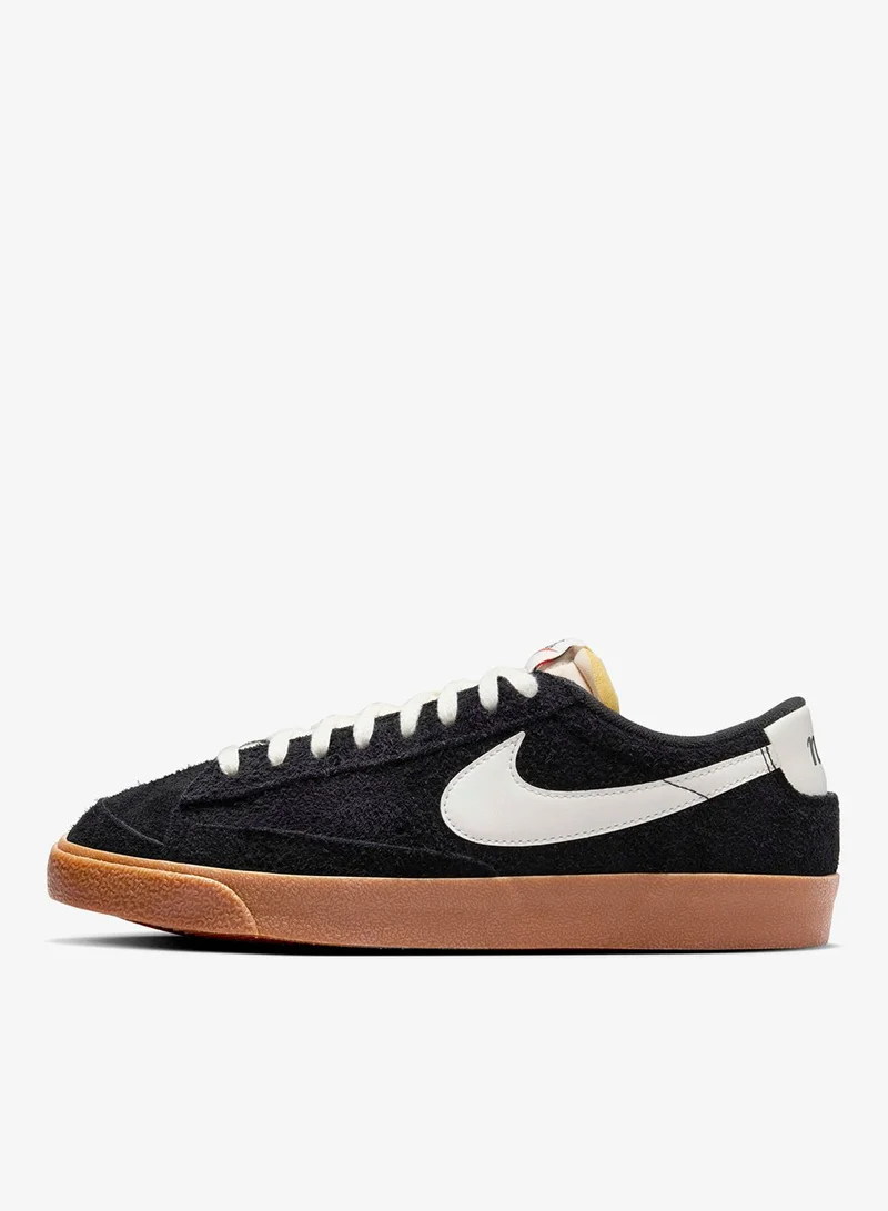 نايكي بليزر لو 77' فينتج حذاء للنساء