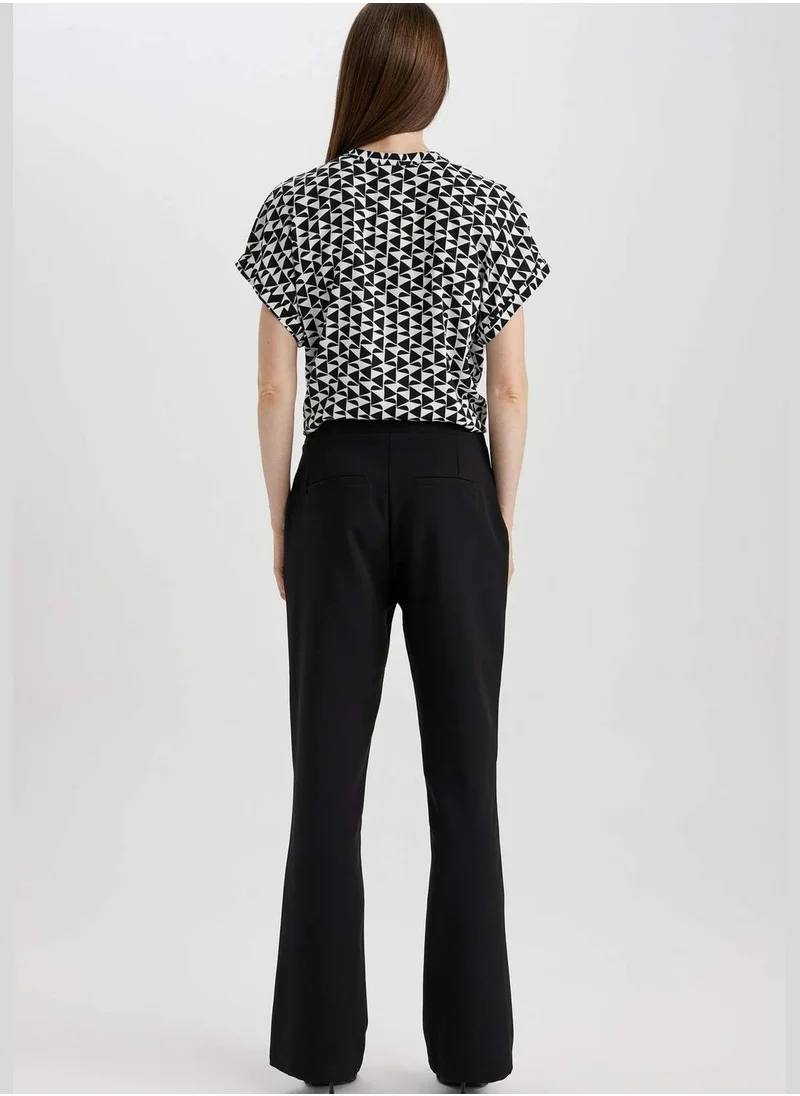 ديفاكتو Woman Flare Fit Woven Trousers